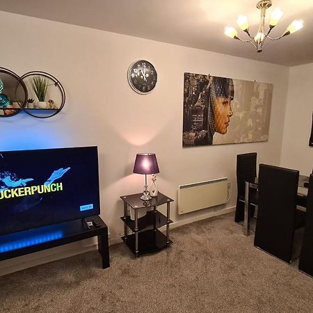 Luxury 2 Bed Apt With Free Wi-Fi & Parking マンチェスター エクステリア 写真