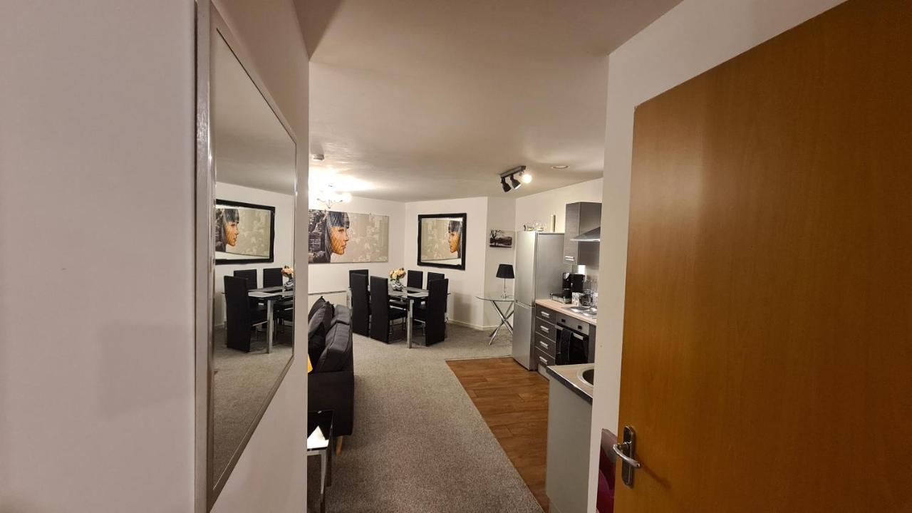 Luxury 2 Bed Apt With Free Wi-Fi & Parking マンチェスター エクステリア 写真