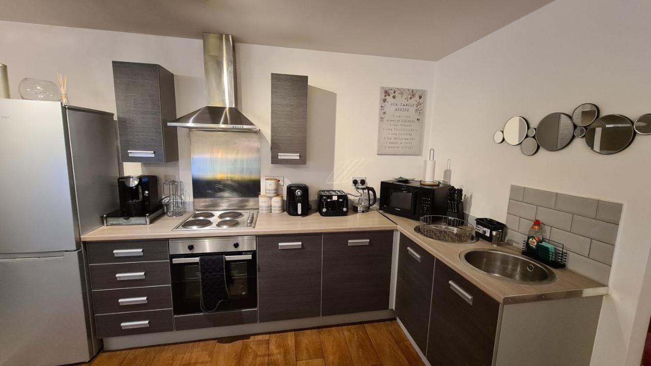 Luxury 2 Bed Apt With Free Wi-Fi & Parking マンチェスター エクステリア 写真