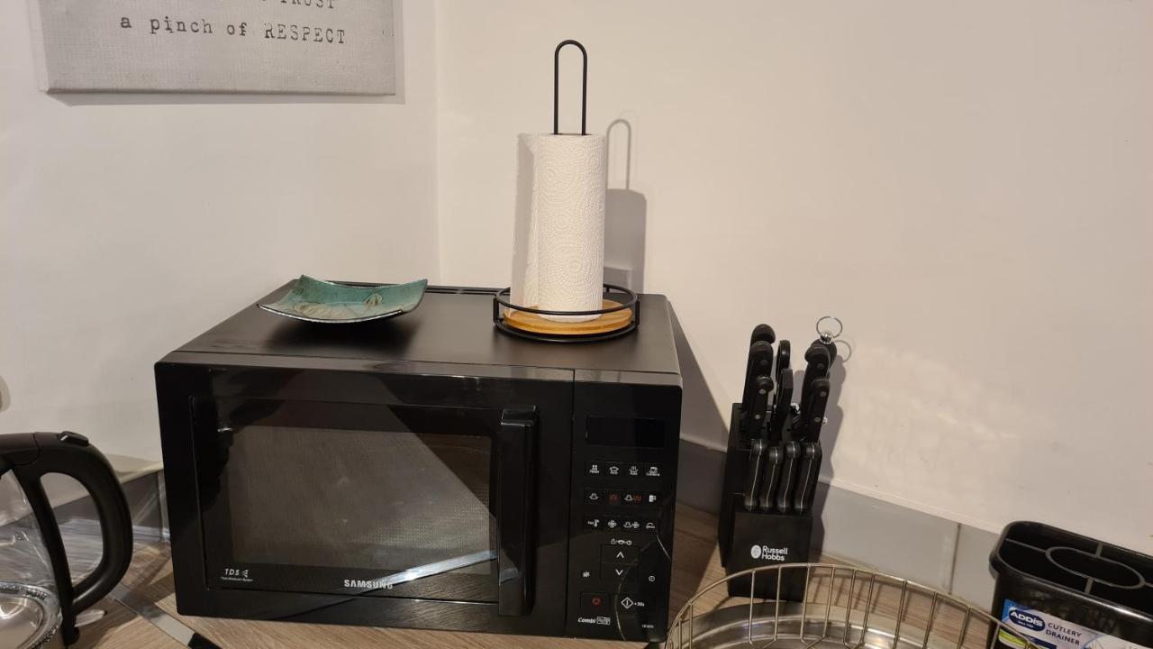Luxury 2 Bed Apt With Free Wi-Fi & Parking マンチェスター エクステリア 写真